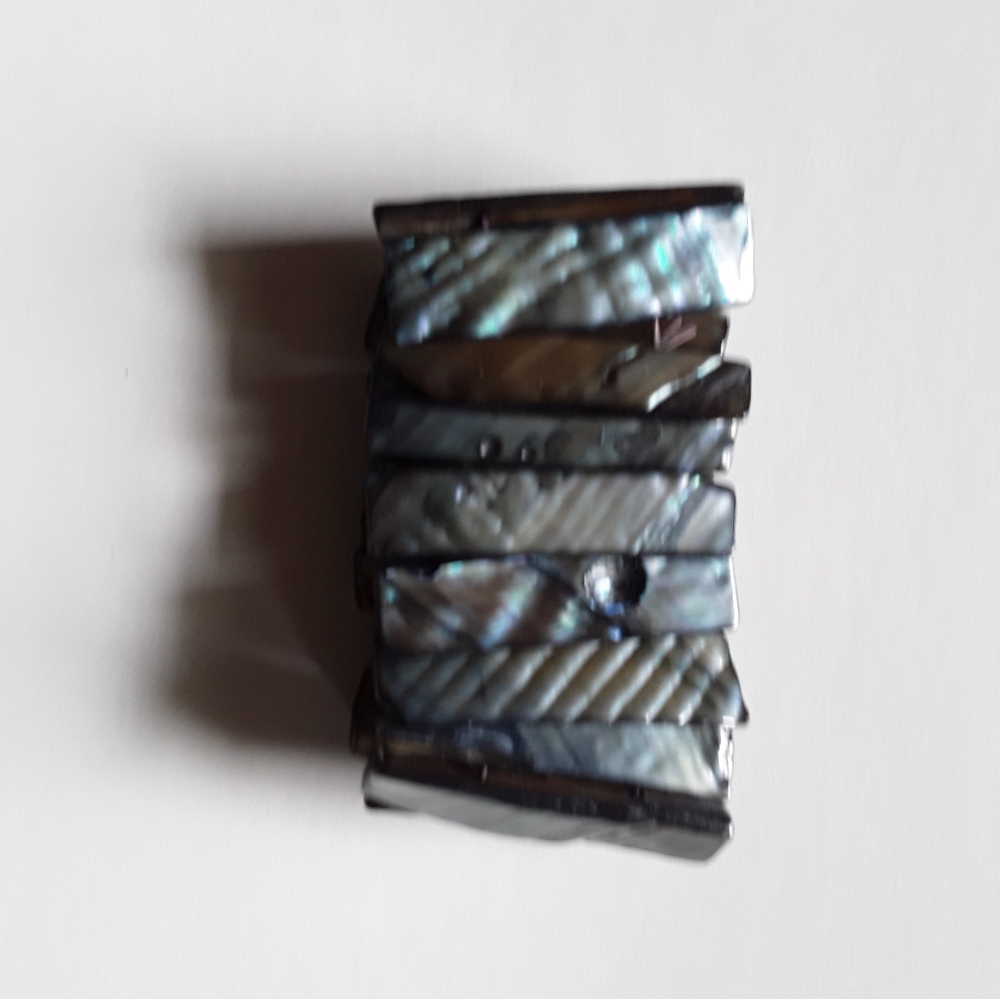 3 - Stretch Shell Bracelets - Picture 7 of 9